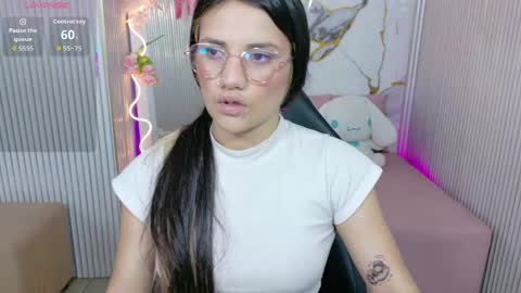 Snapshot of chiara_tay chatting on May 22, 7:19 pm Chiara online show from May 22, 7:19 pm
