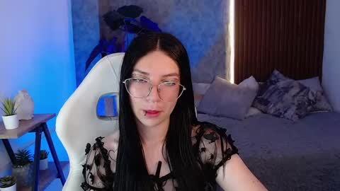 Snapshot of chiaraa_fiore chatting on March 4, 11:11 pm Chiara online show from March 4, 11:11 pm