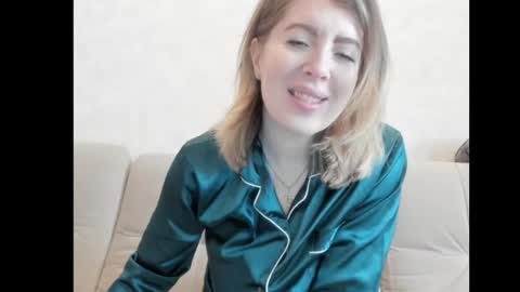 Snapshot of chicafortuna chatting on March 11, 2:54 am NBFG online show from March 11, 2:54 am