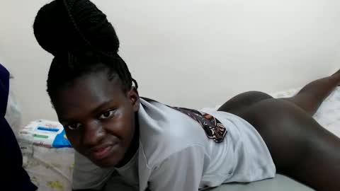 chichie_ online show from May 31, 6:20 pm