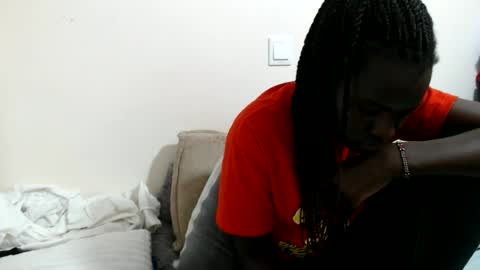 chichie_ online show from June 29, 3:01 pm