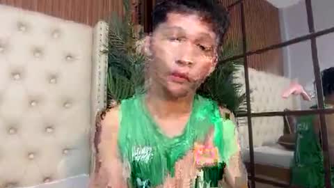 Snapshot of chick_renz chatting on June 7, 5:06 pm chick_renz online show from June 7, 5:06 pm