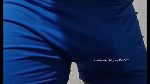 chili_boy online show from October 15, 7:08 am