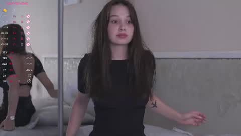 Snapshot of chillgirlll chatting on July 6, 5:48 am Nicole online show from July 6, 5:48 am