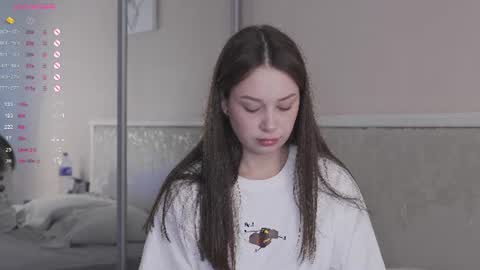 Snapshot of chillgirlll chatting on July 7, 5:32 am Nicole online show from July 7, 5:32 am