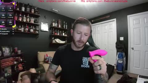 Chillinthemosttt online show from November 3, 3:19 am