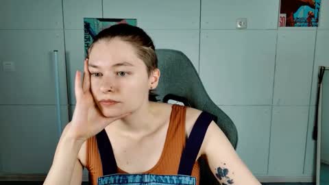 Bella online show from February 8, 9:02 am