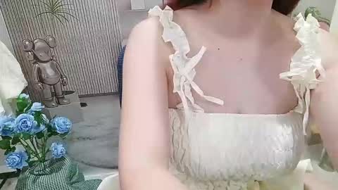 Snapshot of chillylove chatting on October 17, 1:42 am Jani online show from October 17, 1:42 am