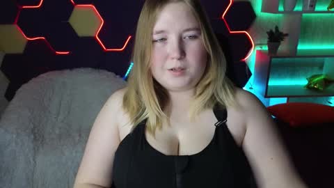 Snapshot of chimberwol chatting on February 5, 1:15 am Chim-Chim online show from February 5, 1:15 am