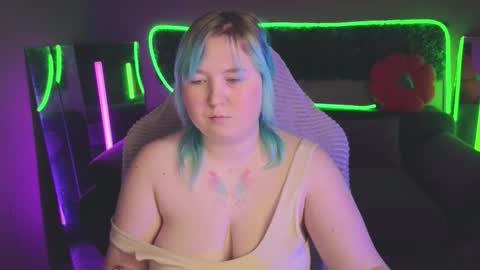 Snapshot of chimberwol chatting on November 26, 4:41 pm Chim-Chim online show from November 26, 4:41 pm