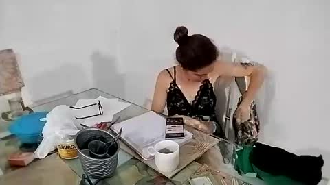 chiquitahot69 online show from April 22, 12:02 am