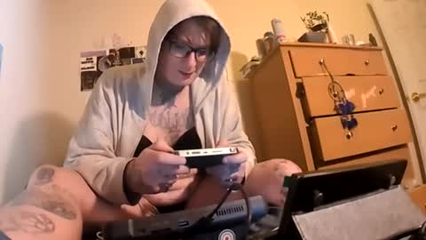 chl0efromthestars online show from February 20, 3:25 am