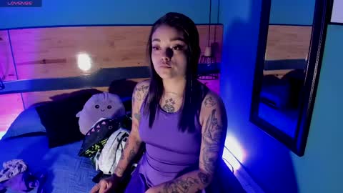 Chloeallennn  online show from April 21, 12:11 pm