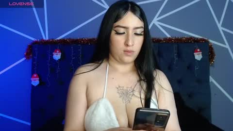 Snapshot of chloe1126_ chatting on December 17, 11:49 am chloe1126_ online show from December 17, 11:49 am