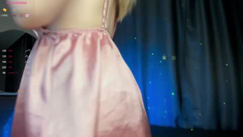 Snapshot of chloe__kiss chatting on December 13, 3:38 am Chloe online show from December 13, 3:38 am