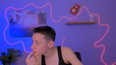 chloe_berry1 online show from March 14, 9:48 am