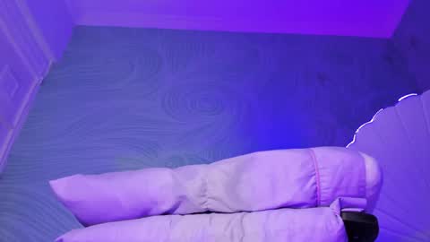 Snapshot of chloe_blowjob chatting on June 6, 10:03 pm chloe_blowjob online show from June 6, 10:03 pm
