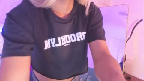 Chloe online show from July 15, 7:30 pm