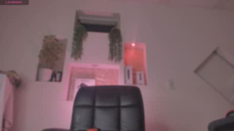 chloe_cooperr online show from September 23, 2:36 am