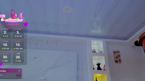 chloe_cooperr online show from April 16, 9:15 pm