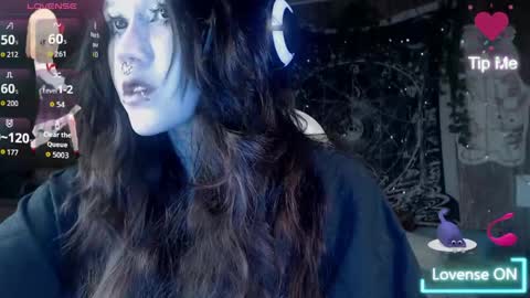 Snapshot of chloe_crystall_killer chatting on April 30, 9:59 am chloe_crystall_killer online show from April 30, 9:59 am