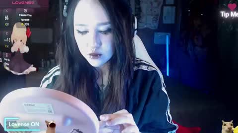 Snapshot of chloe_crystall_killer chatting on May 14, 11:11 pm chloe_crystall_killer online show from May 14, 11:11 pm