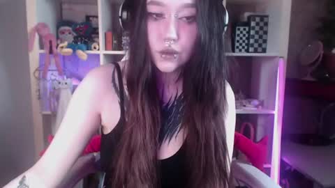 Snapshot of chloe_crystall_killer chatting on June 30, 10:49 am chloe_crystall_killer online show from June 30, 10:49 am