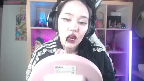 Snapshot of chloe_crystall_killer chatting on August 9, 6:29 am chloe_crystall_killer online show from August 9, 6:29 am