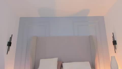 Chloe online show from March 31, 12:16 pm