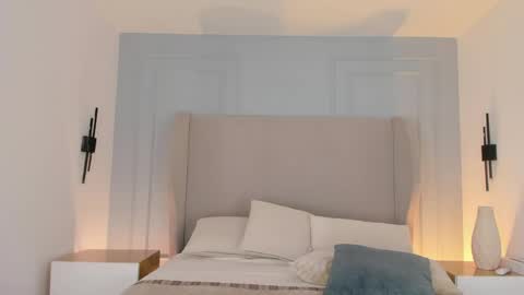 Chloe online show from April 20, 12:30 pm