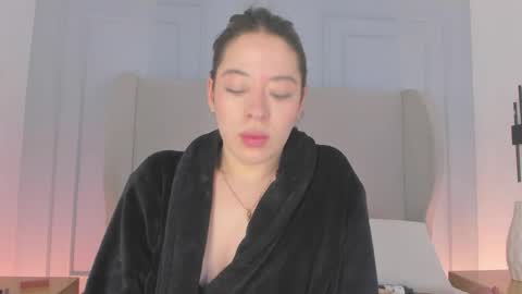 Snapshot of chloe_dee_ chatting on May 31, 6:09 pm Chloe online show from May 31, 6:09 pm