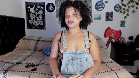 chloe_kisses online show from September 14, 10:25 am