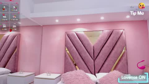 Chloe online show from April 10, 11:15 am