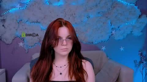 chloe_ley online show from April 22, 9:33 am