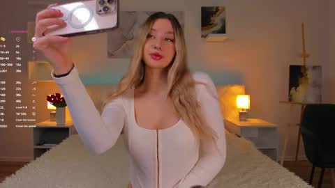 Chloe Lov GTM2 Mon Tue Thu Sat Sun 0400am - 1030m online show from February 25, 1:09 am