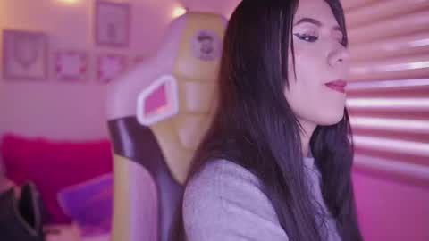 Chloe  online show from February 23, 9:45 pm