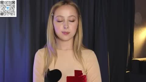  Chloe  online show from October 10, 11:53 am