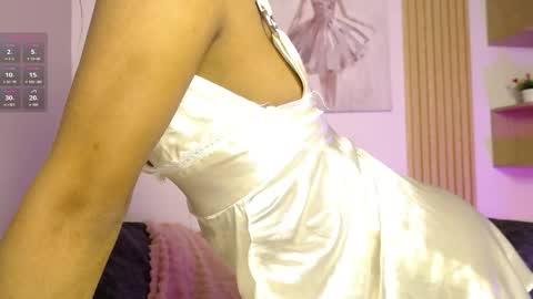 chloe_peach_ online show from April 14, 12:55 pm