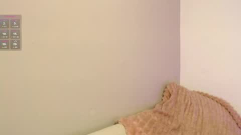 chloe_peach_ online show from April 21, 12:22 pm