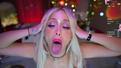 Snapshot of chloe_ri chatting on December 8, 12:51 am . ALL my LINKS online show from December 8, 12:51 am