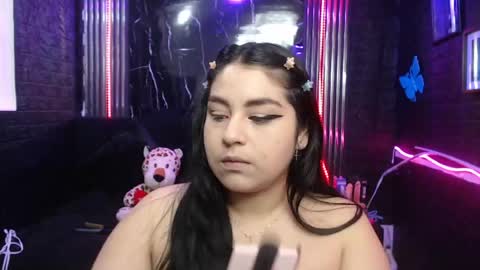 chloe_smith5 online show from April 17, 1:25 pm