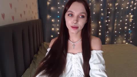 Chloe online show from February 13, 2:35 pm