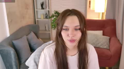 Chloe online show from May 1, 6:23 pm