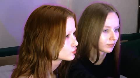 chloe wifey online show from April 4, 8:06 pm