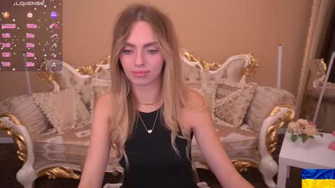 Snapshot of chloebright chatting on September 17, 9:38 pm chloebright online show from September 17, 9:38 pm