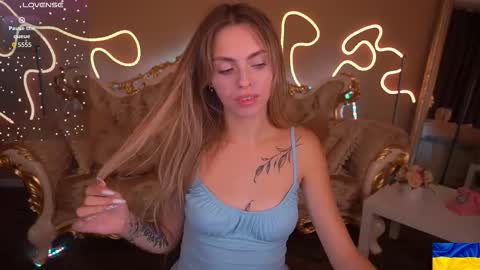 Snapshot of chloebright chatting on October 2, 8:16 pm chloebright online show from October 2, 8:16 pm