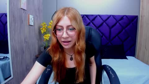 Snapshot of chloecampbell03 chatting on September 25, 1:15 pm chloecampbell03 online show from September 25, 1:15 pm