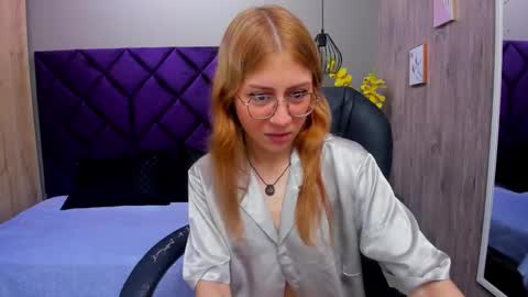 Snapshot of chloecampbell03 chatting on October 3, 1:08 pm chloecampbell03 online show from October 3, 1:08 pm