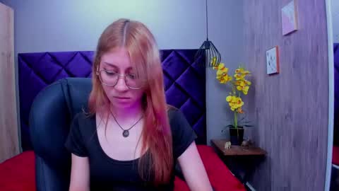 Snapshot of chloecampbell03 chatting on October 9, 3:10 pm chloecampbell03 online show from October 9, 3:10 pm