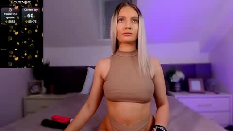 Chloe online show from February 25, 4:21 pm